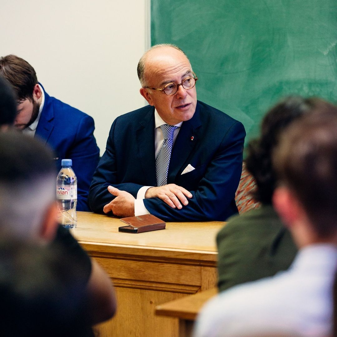 Бернар Казнев dqxikeidqxitkant