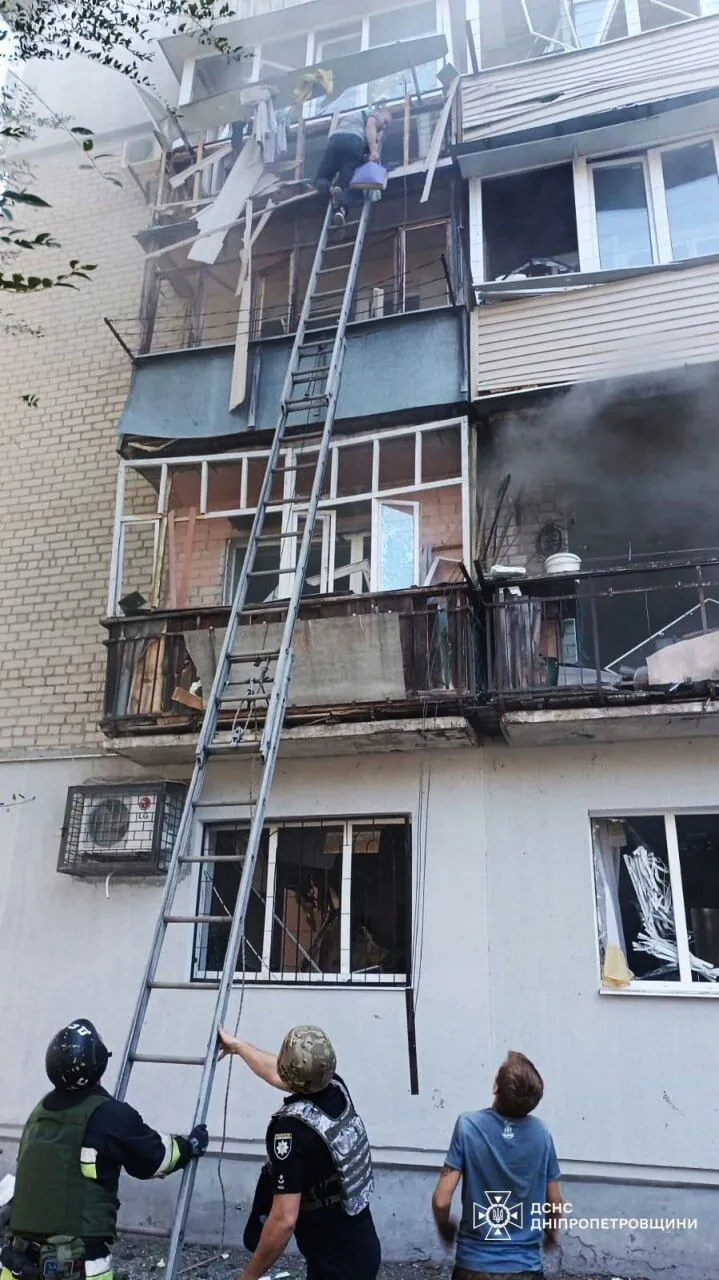 Russians attacked Pavlograd, there is destruction: one person died, 74 injured. Photo dqxikeidqxitkant