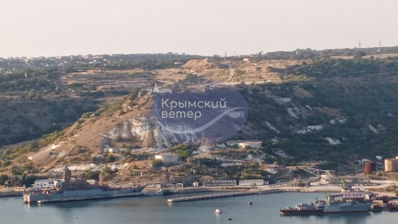 У Севастополь зайшов великий десантний корабель РФ (фото) dqxikeidqxitkant