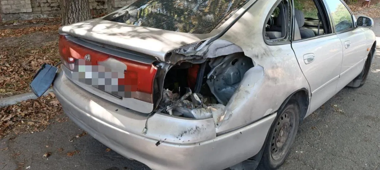 Occupiers attacked the car of a university employee in Kherson with a drone. Photo eiqkiqkrizant