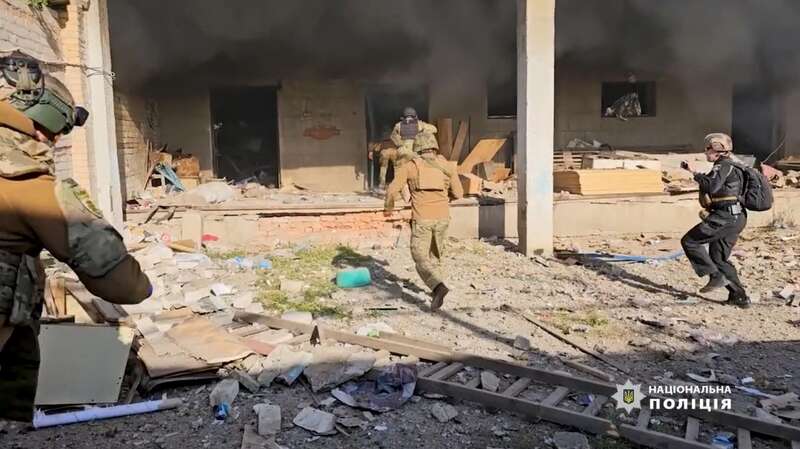 The occupiers struck the shopping center and market in Kostiantynivka: the police showed how they rescued people under shelling