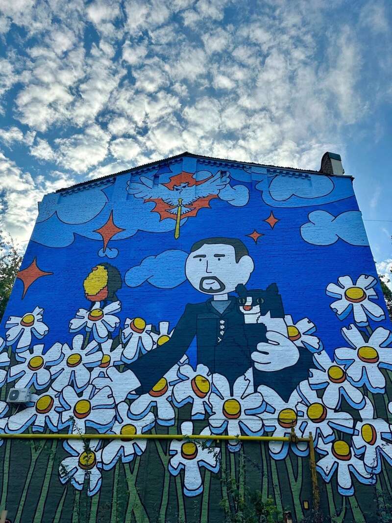 У Києві з’явився яскравий мурал із Будановим. Фото dqxikeidqxitkant