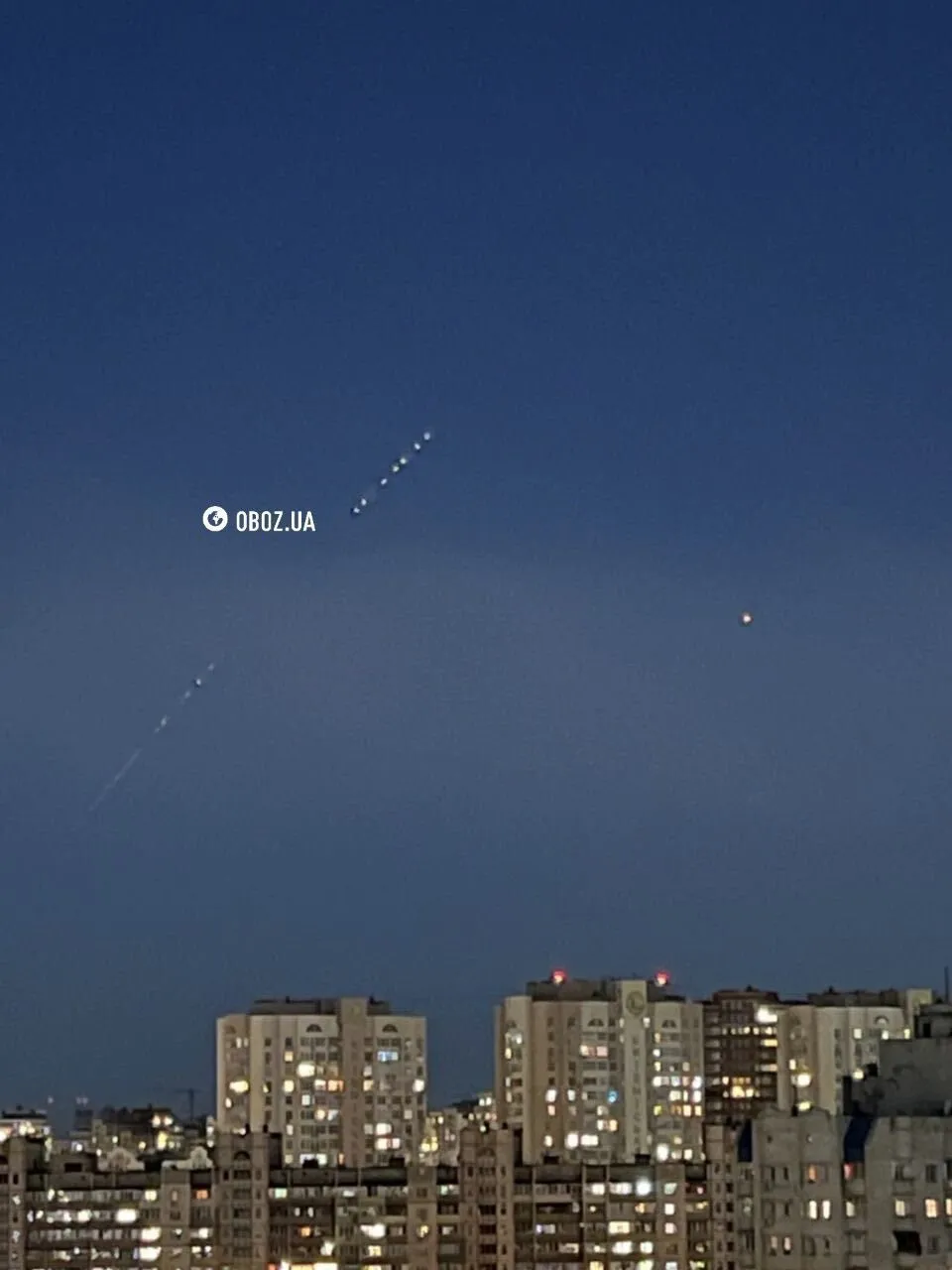 Парад супутників Starlink над українською столицею dqxikeidqxitkant