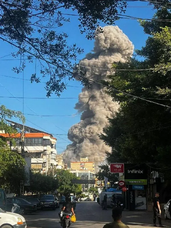 Ізраїль здійснив нову серію авіаударів по столиці Лівану Бейруту: що відбувається dqxikeidqxiqqeant
