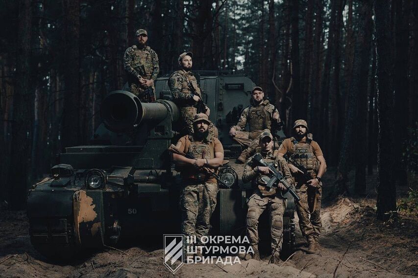 Бійці Третьої штурмової на Харківщині рознесли ворожу БМП з боєкомплектом та два танки. Відео dqxikeidqxiqqeant