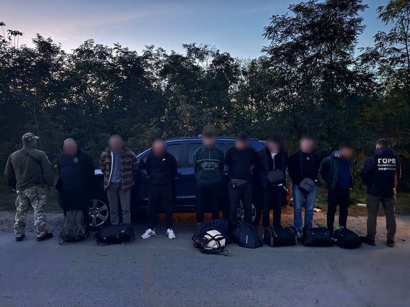 Хотели переплыть Днестр: на Винничине задержали группу мужчин, которые планировали нелегально пересечь границу. Фото dqxikeidqxitkant