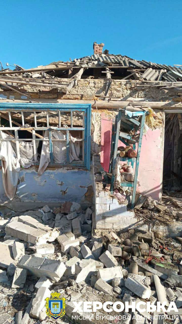 Russians attacked Kherson region: one person killed, four injured. Photo