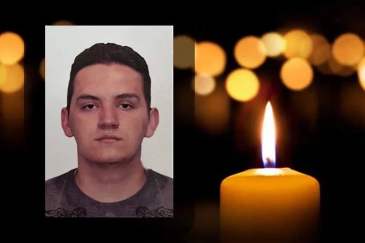      Tesla    18- : ’  䳿.  dqxikeidqxiqqeant