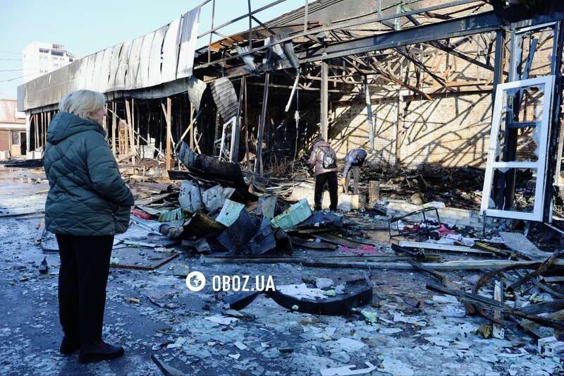 На рынке уничтожено более десяти магазинов: новые данные о последствиях российского удара по Киеву. Фоторепортаж
