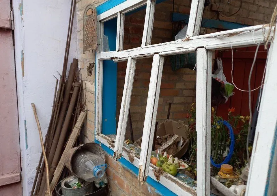 Russia attacked Nikopol region: houses, cars, and power lines damaged. Photo