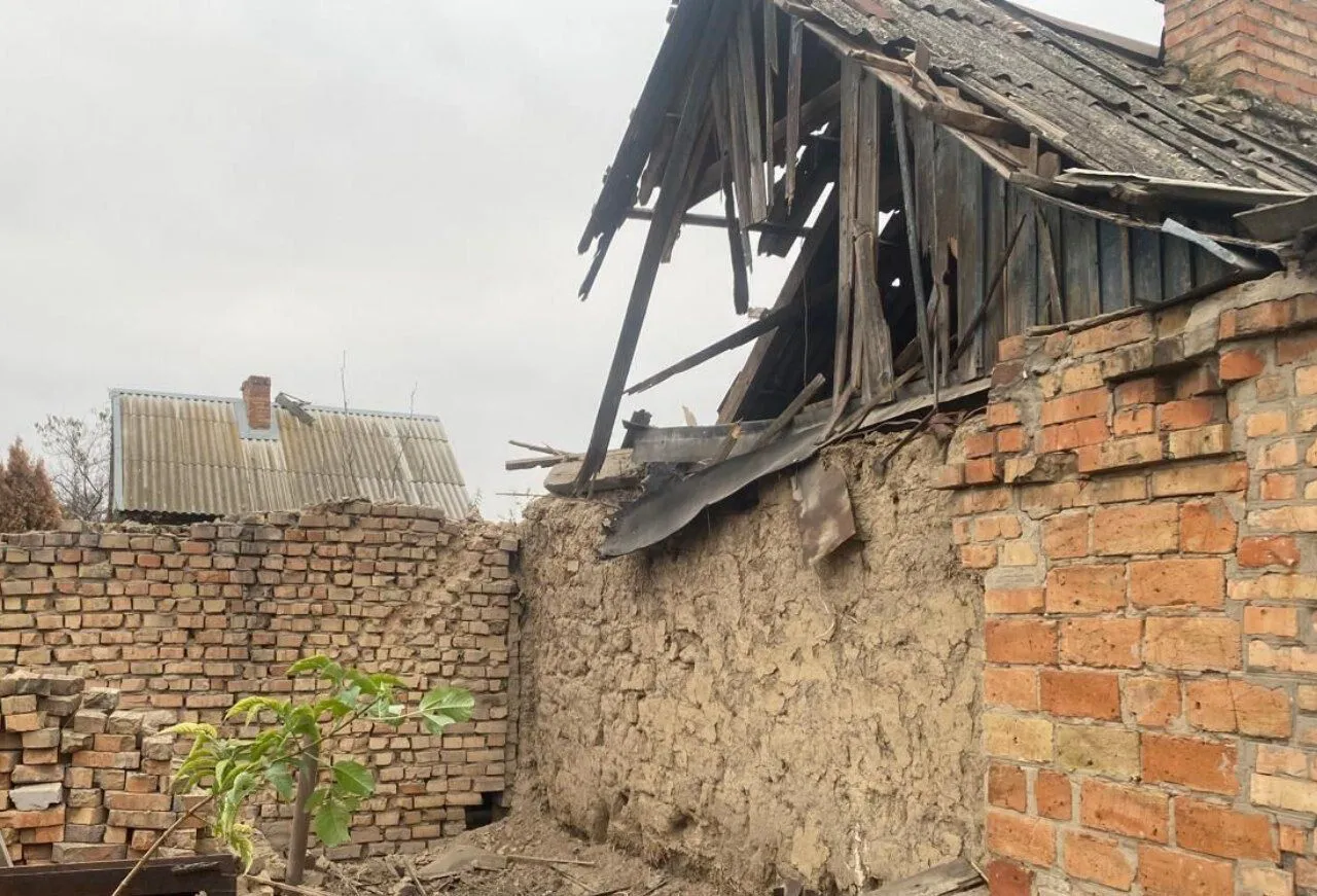 Russia attacked Nikopol region: houses, cars, and power lines damaged. Photo