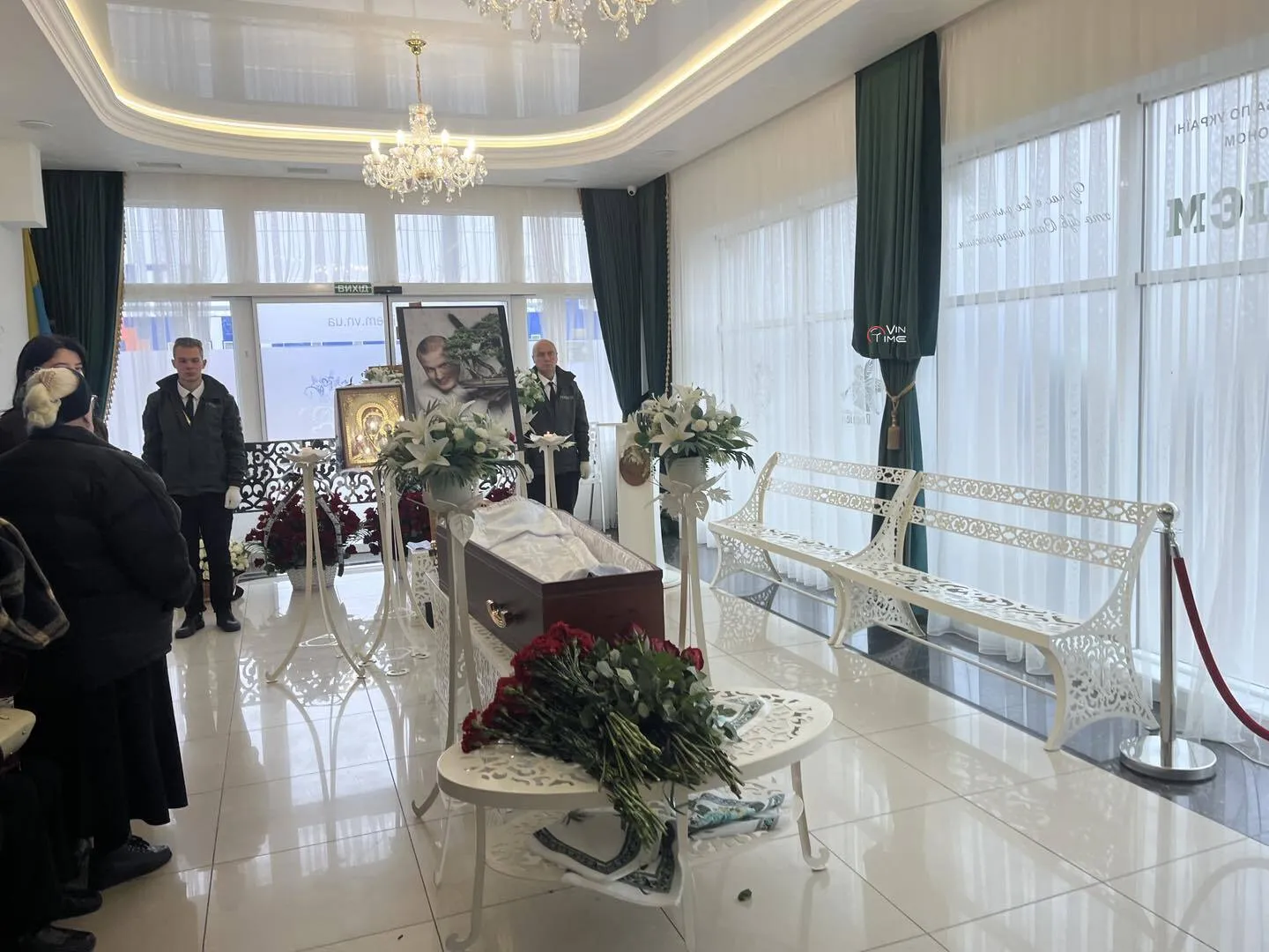В Виннице проходит похороны Вячеслава Узелкова: первые фото с церемонии прощания dqxikeidqxitkant