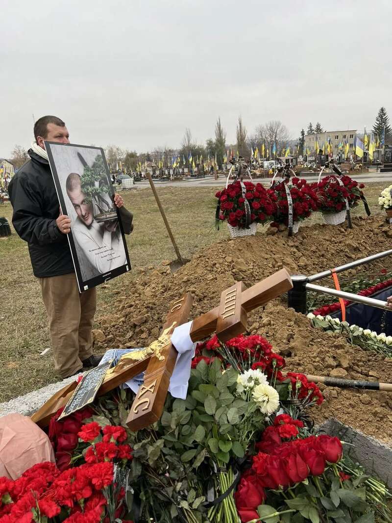 В Виннице похоронили Вячеслава Узелкова: фото с церемонии прощания