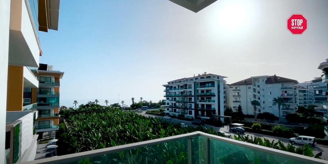 Роскошные виды из окна квартиры