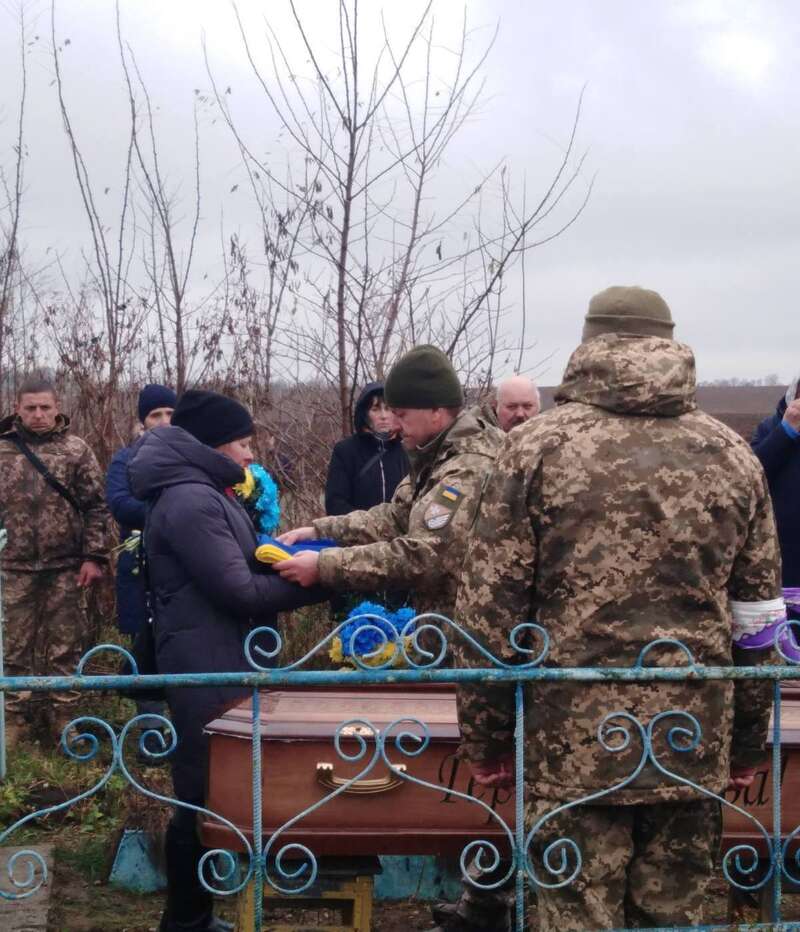    35:     ,       䳿. 