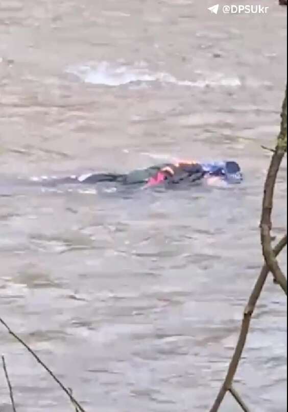 На границе с Румынией в Тисе обнаружили тело мужчины: в Госпогранслужбе рассказали, сколько жизней унесла река dqxikeidqxitkant