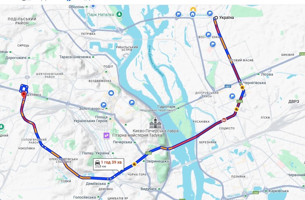У Києві випав перший сніг та спровокував численні затори. Фото та відео