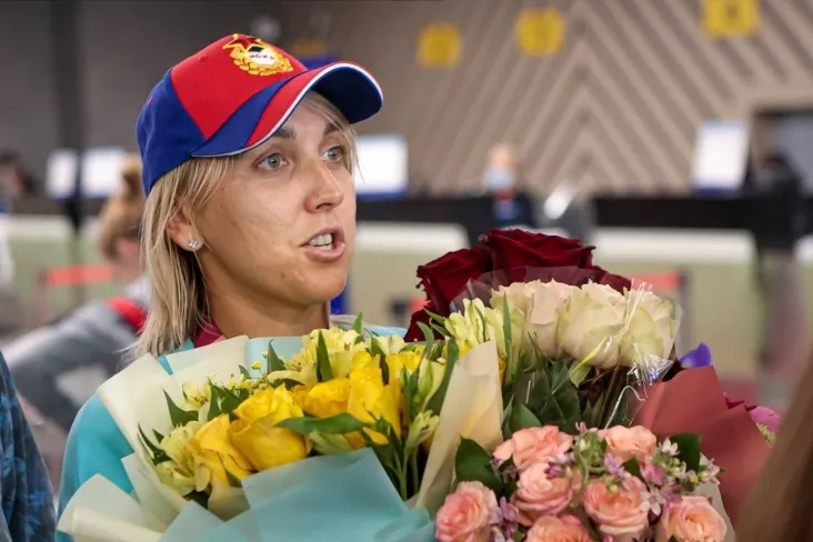 Знаменита олімпійська чемпіонка зі Львова, яка обожнює Путіна, раптово завершила кар’єру