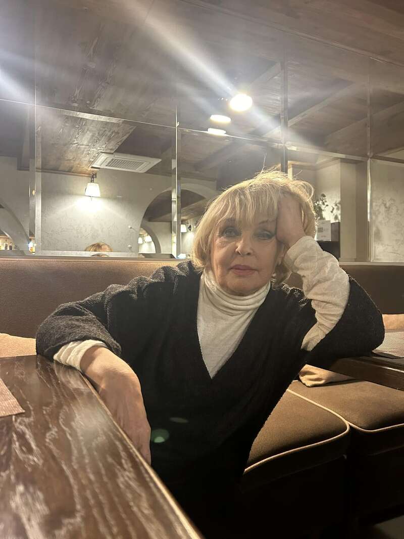 87-летняя Ада Роговцева после госпитализации обратилась к украинцам: не несите мне цветы – лучше донатьте! dqxikeidqxitkant