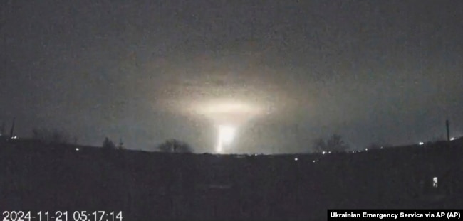 Момент російського удару по Дніпру. 21 листопада 2024 року dqxikeidqxitkant