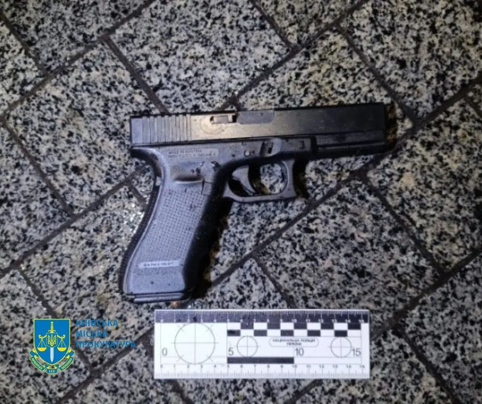 Вбивство у київському готелі Sky Loft: стрільцю висунули підозру. Подробиці справи, фото та відео