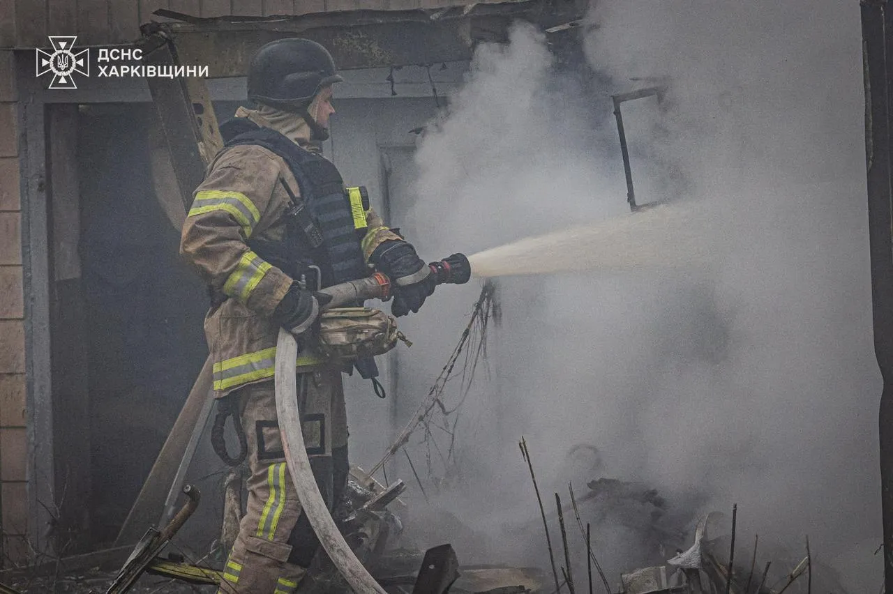Russians attacked the center of Kharkiv: 41 buildings damaged, many civilians injured. Photos and videos dqxikeidqxitkant