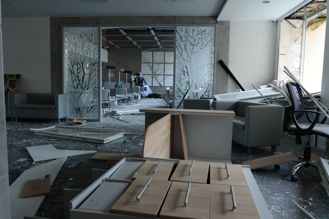 Russians attacked the center of Kharkiv: 41 buildings damaged, many civilians injured. Photos and videos