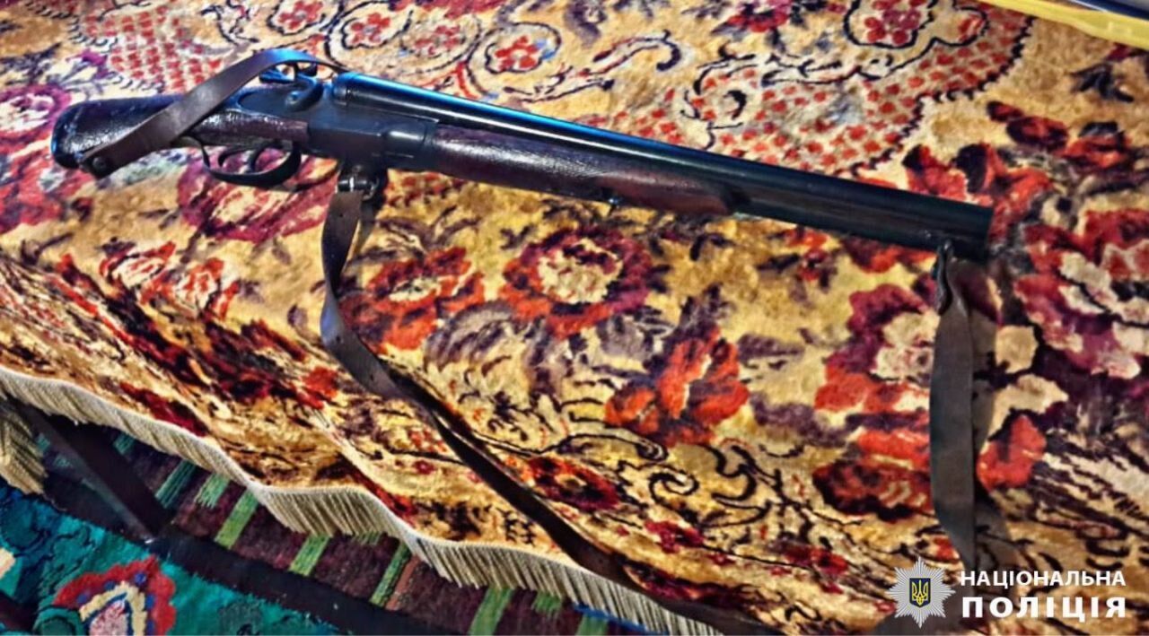 На Київщині чоловік вистрілив зі знайденої на вулиці рушниці дружині в голову. Подробиці справи та фото dqxikeidqxiqqeant