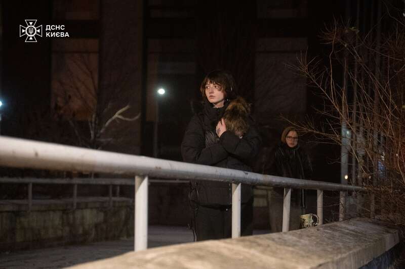 В Киеве во время пожара в многоэтажке погибли женщина и мужчина. Подробности трагедии и фото dqxikeidqxitkant