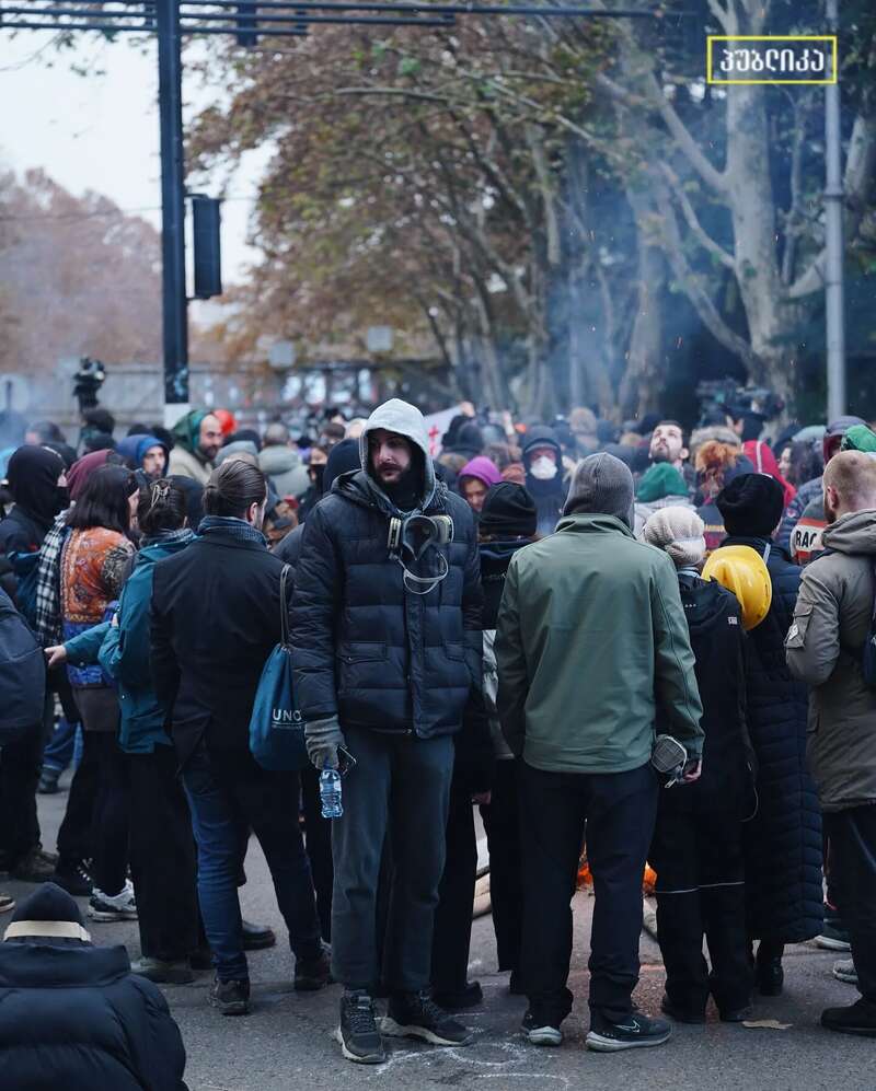 У Грузії люди знову вийшли на протести після нічного розгону. Фото та відео