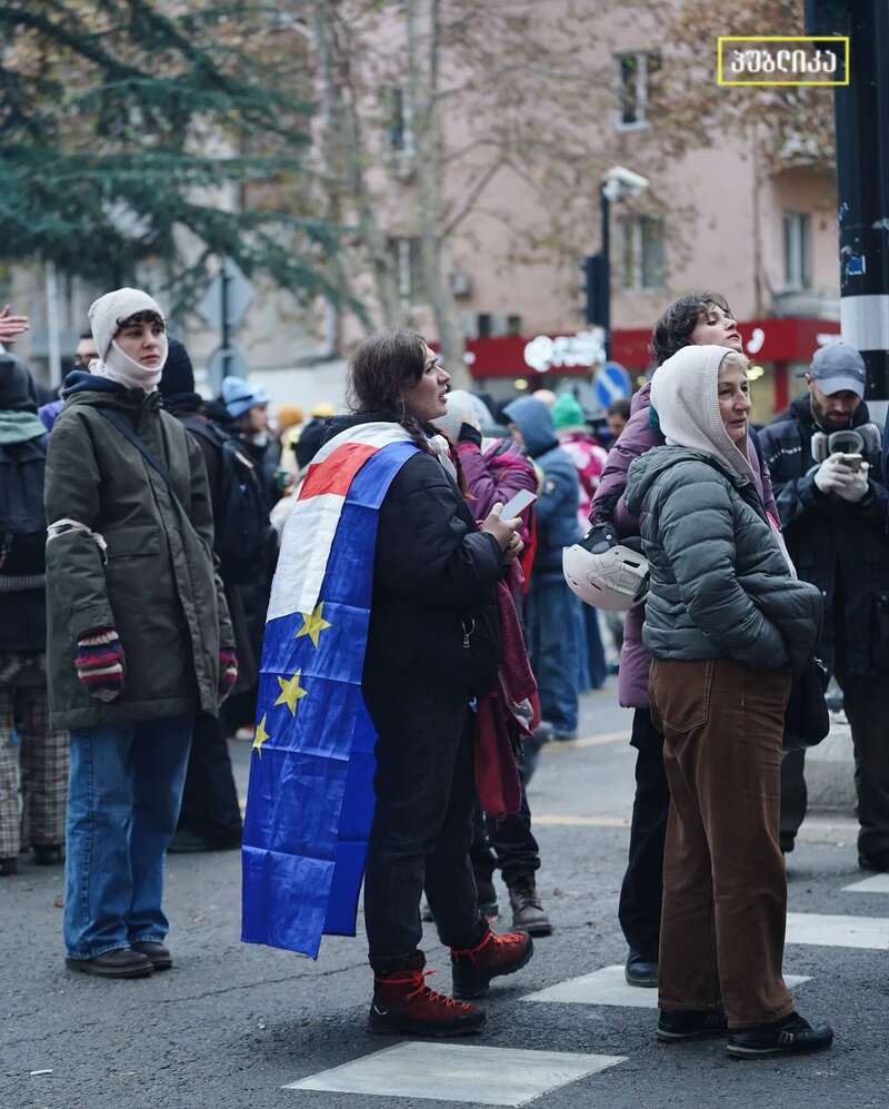 У Грузії люди знову вийшли на протести після нічного розгону. Фото та відео dqxikeidqxiqqeant
