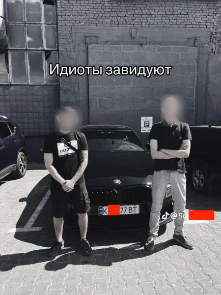 Арсений Бессонов с машиной Арсений Бессонов, Бессонов, ДТП в Днепре, авария в Днепре, авария в Днепре