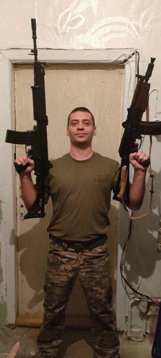 Йому назавжди буде 36: на Дніпропетровщині попрощалися з воїном, який загинув у боях на Курщині. Фото