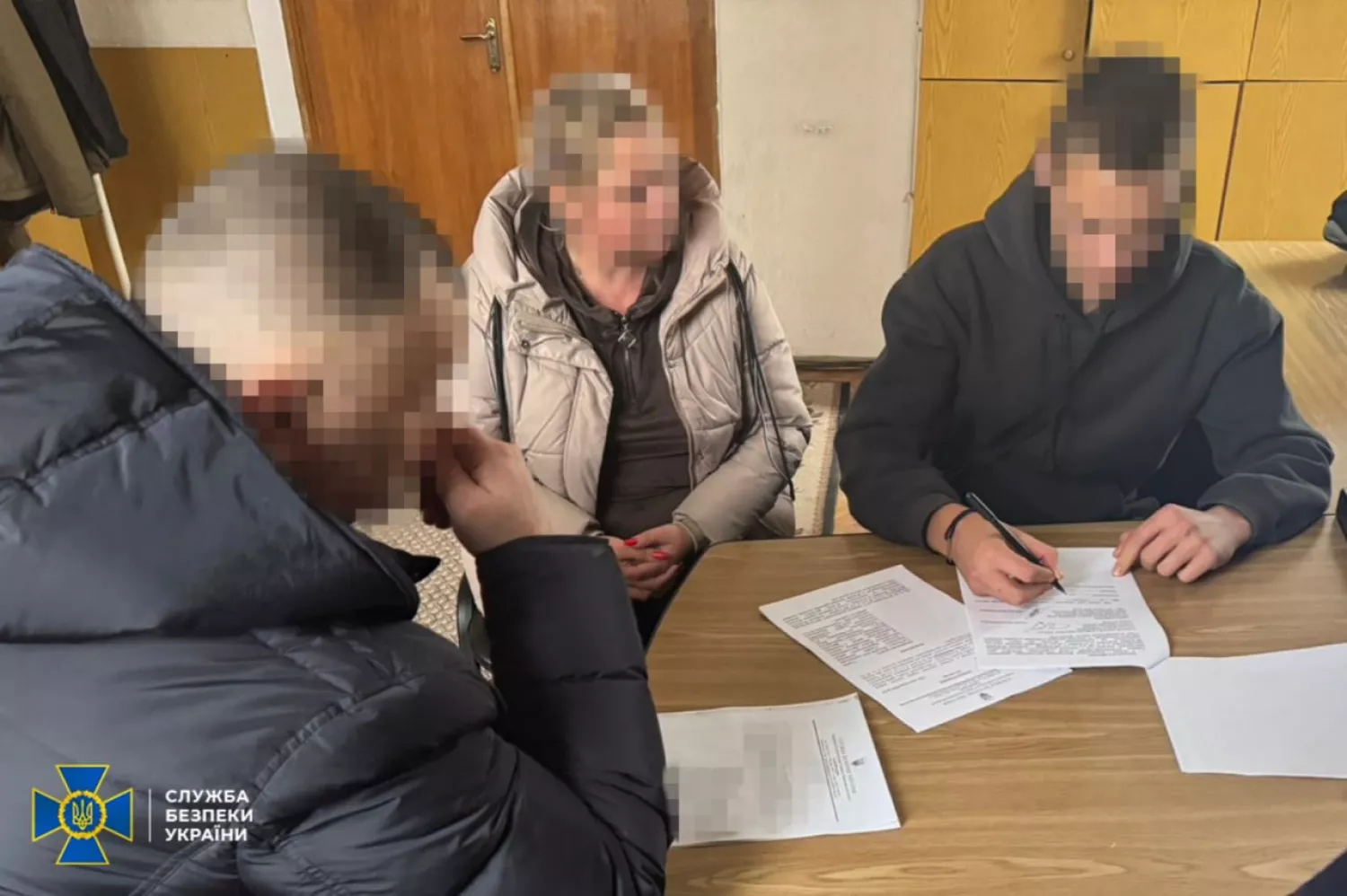 В Николаевской области задержали четырех подростков, которых подозревают в поджоге электроподстанций. Фото: СБУ dqxikeidqxiqqeant