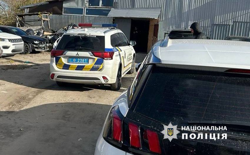 На Оболоні викрав авто з СТО, яке власник залишив для ремонту: поліцейські Києва затримали зловмисника. Фото dqxikeidqxitkant
