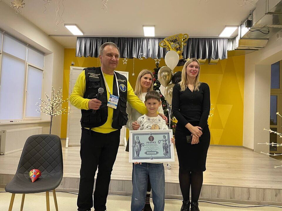 7-річний школяр з Прикарпаття встановив рекорд України: чим він відзначився. Фото dqxikeidqxitkant