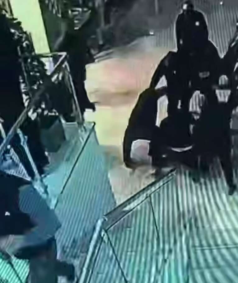 Президент Грузии обвинила Россию в использовании титушек на протестах в Тбилиси. Видео