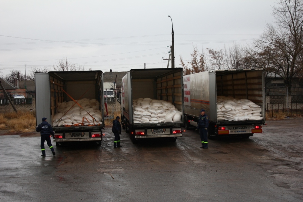 Трейлеры «Volvo» тоже нагружены слабо. Фото ЛуганскИнформЦентр