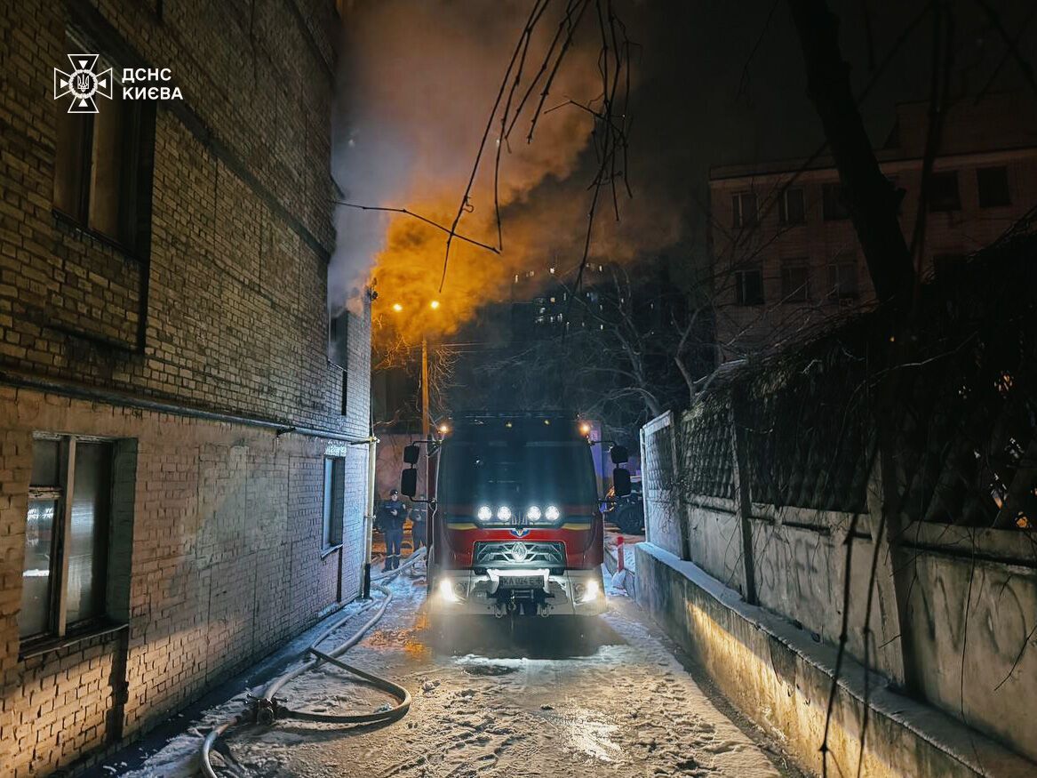 У Києві під час пожежі в будинку постраждали жінка та дитина. Подробиці та фото dqxikeidqxitkant