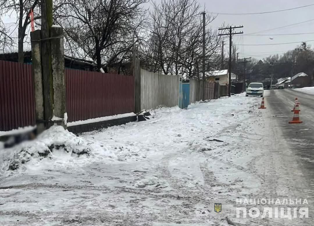 Тело отнесли на обочину, как можно дальше от дороги: в Житомирской области водитель насмерть сбил 16-летнюю девушку и скрылся