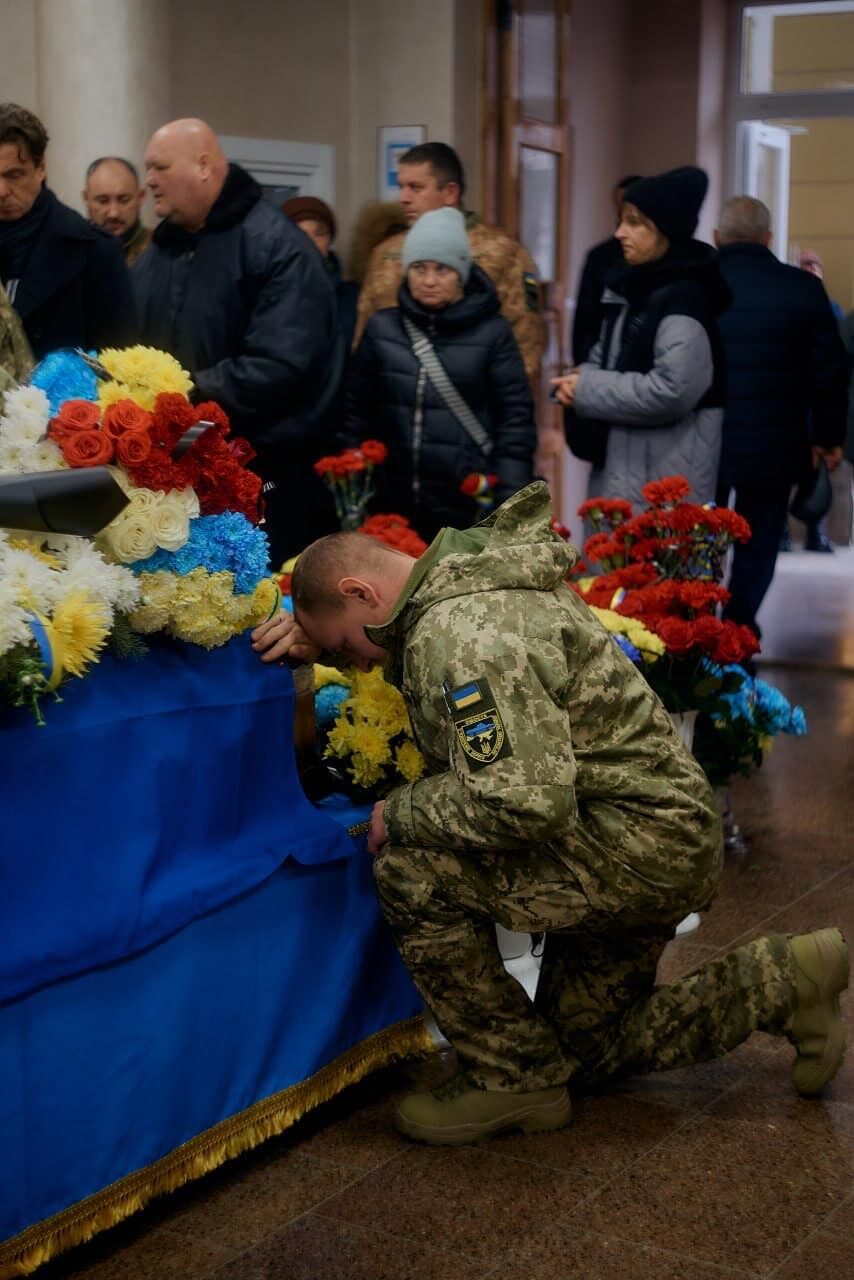 ³   :     ,         .  