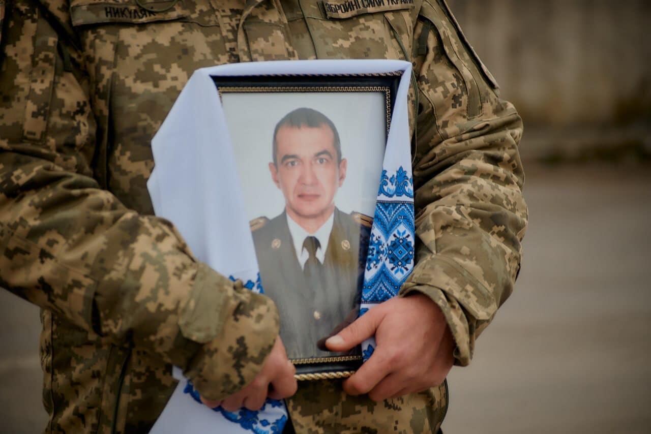 ³   :     ,         .  