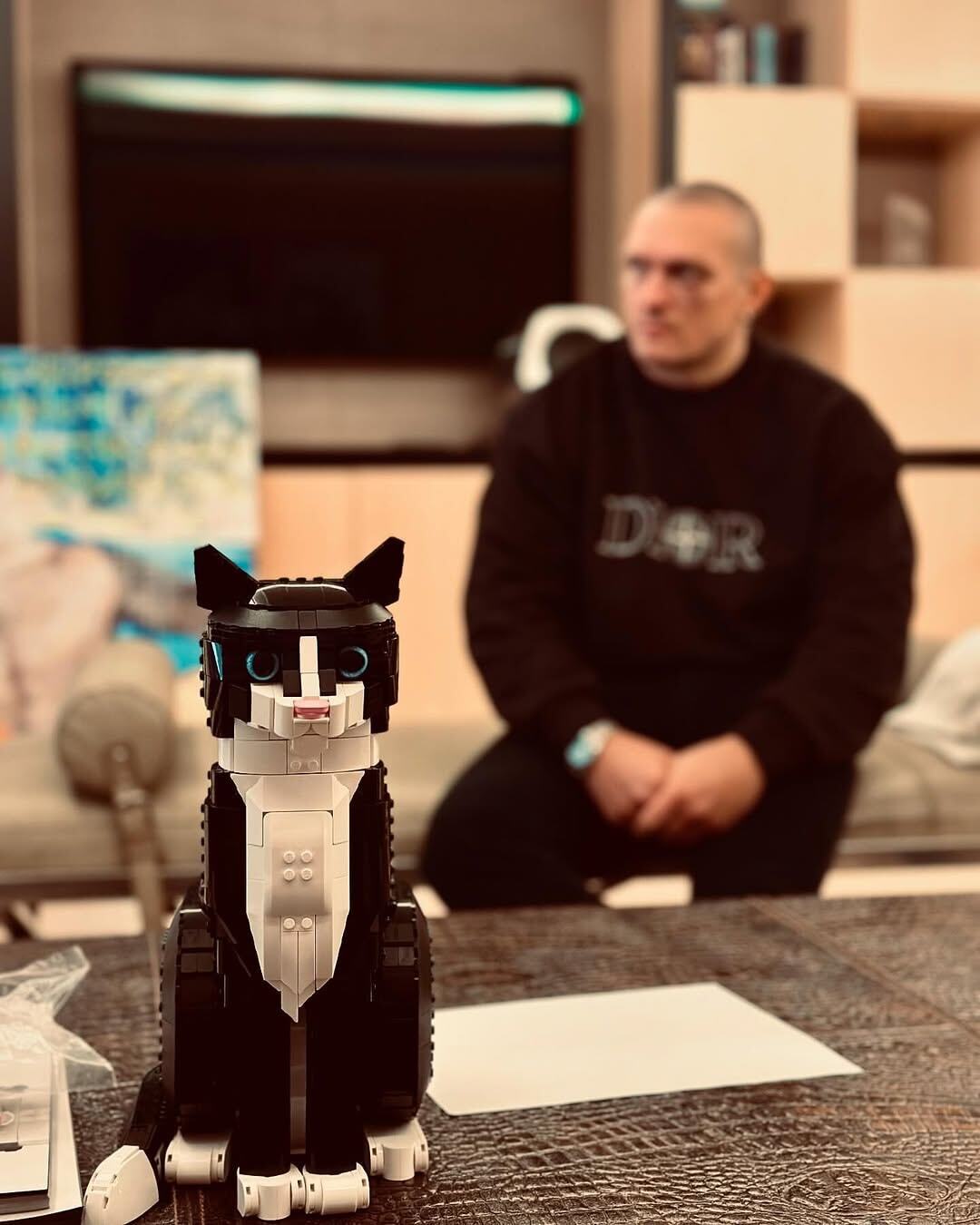 Усик показав, як виглядає через два дні після реваншу з Ф’юрі, і нагадав про своє прізвисько. Фото