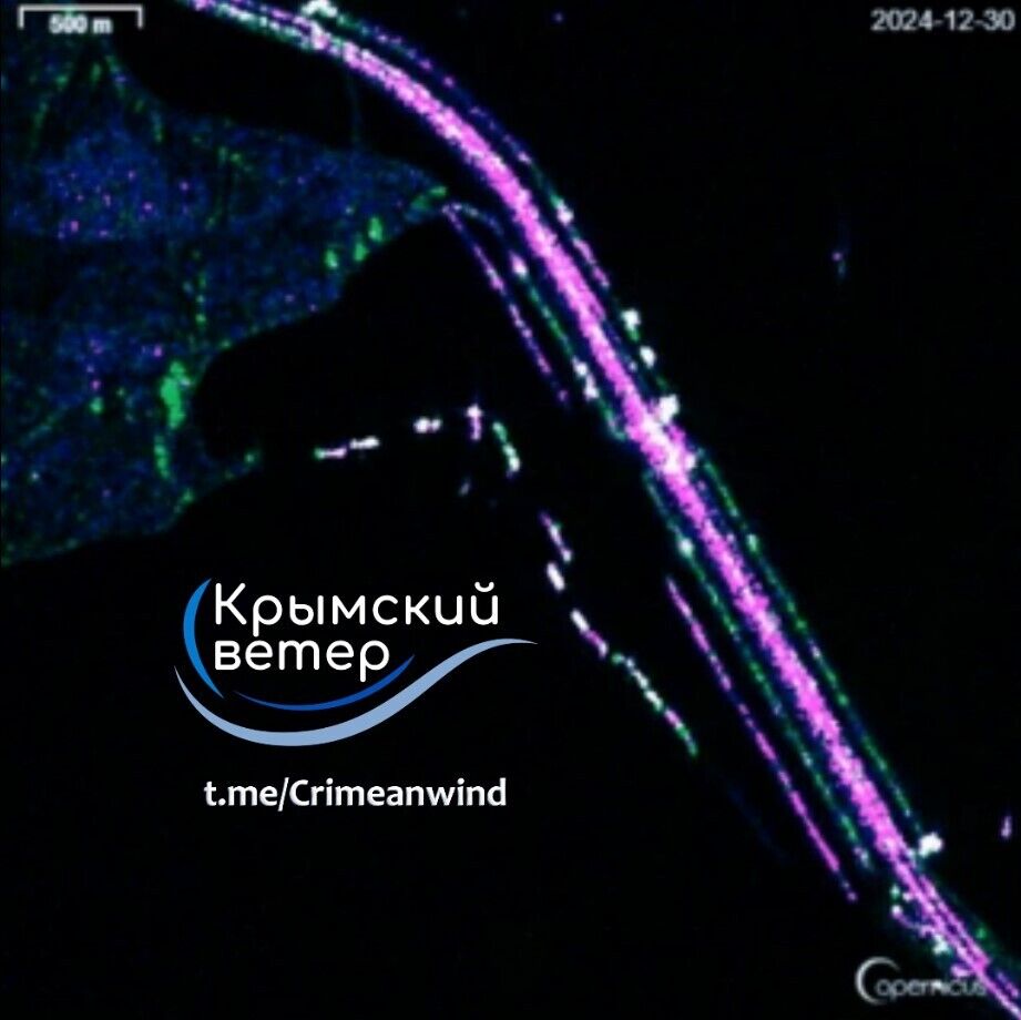 У Керченского моста появились новые баржи: в сети раскрыли замысел оккупантов