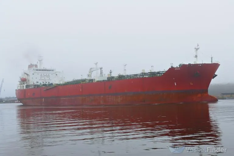 Біля берегів Фінляндії зупинився танкер, що прямував до Росії: у чому причина dqxikeidqxitkant