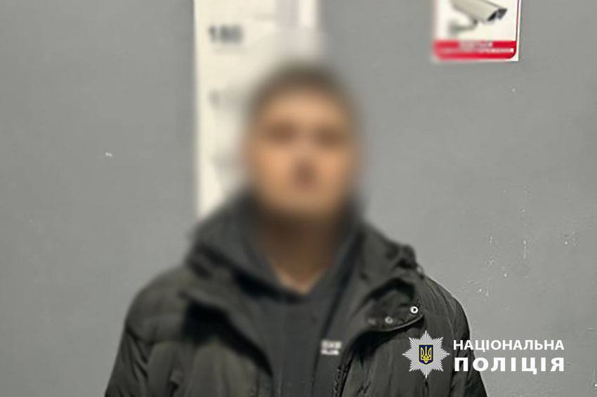Пограбував пенсіонера в ліфті багатоповерхівки: у Києві затримали рецидивіста. Фото
