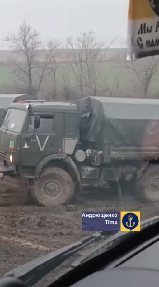 Окупанти почали активно переміщувати штурмові підрозділи з баз підготовки під Маріуполем на лінію фронту. Відео dqxikeidqxiqqeant