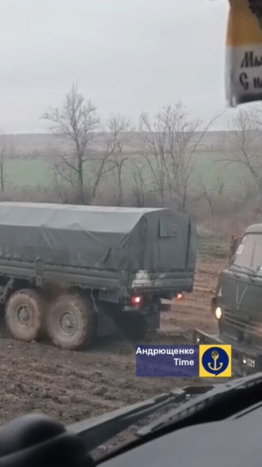 Окупанти почали активно переміщувати штурмові підрозділи з баз підготовки під Маріуполем на лінію фронту. Відео