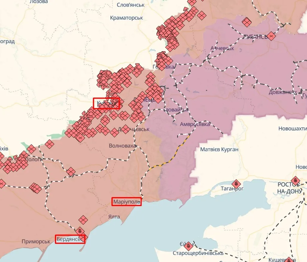 Окупанти почали активно переміщувати штурмові підрозділи з баз підготовки під Маріуполем на лінію фронту. Відео