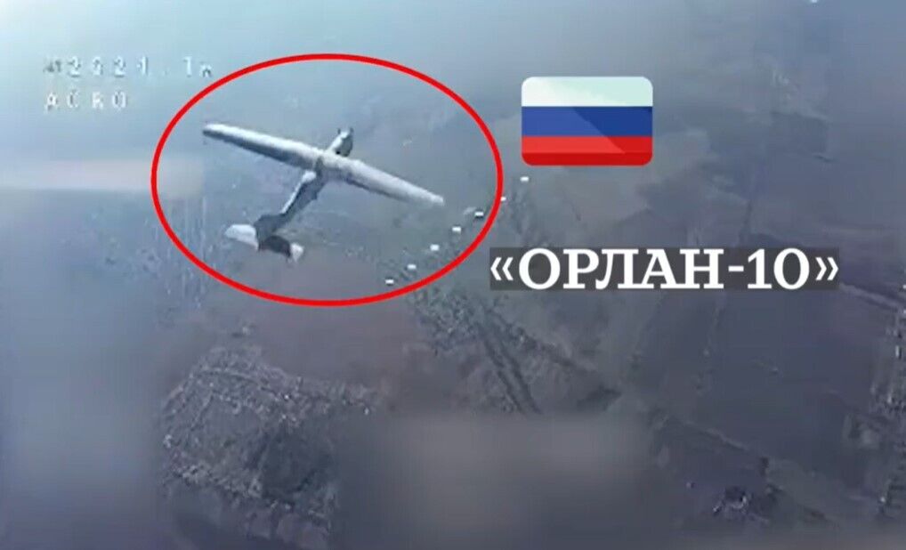 На Запорізькому напрямку українські бійці збили три потужні дрони-розвідники армії РФ. Відео